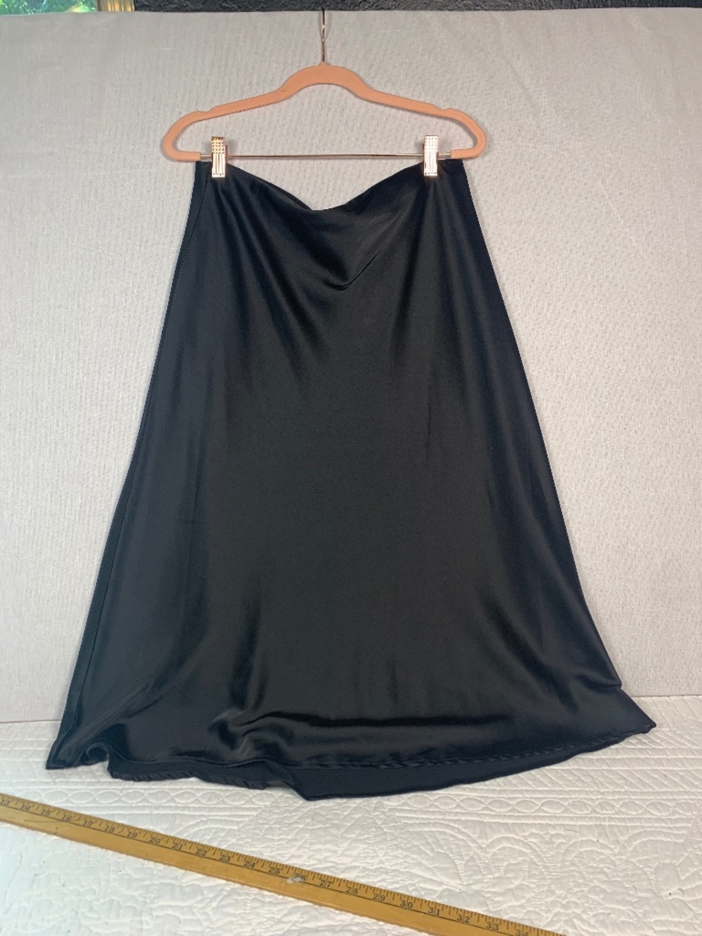 Black satin skirt sz Large